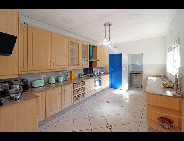 4 BEDROOM HOUSE FOR SALE IN HURLINGHAM